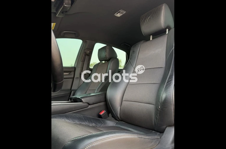 Clean 2018 Honda Accord - 2/6