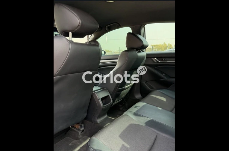 Clean 2018 Honda Accord - 5/6