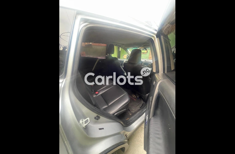 PREMIUM FIRST BODY 2014 TOYOTA RAV4 LIMITED AWD - 3/7