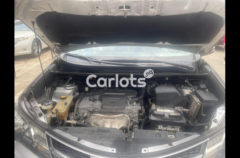 PREMIUM FIRST BODY 2014 TOYOTA RAV4 LIMITED AWD - 4/7