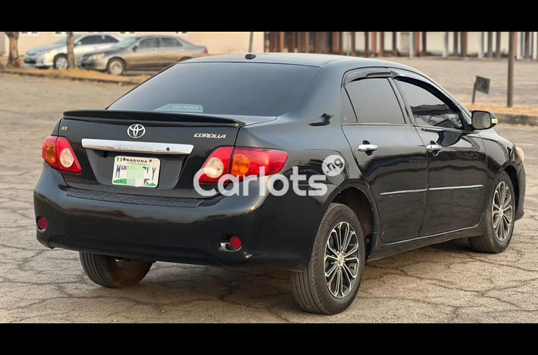 Standard 2010 Toyota Camry - 6/7