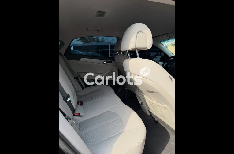 Extremely Clean 2016 Hyundai Sonata - 3/7