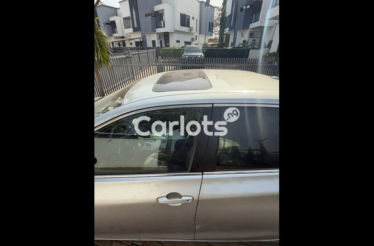 2016 TOYOTA CAMRY XLE - 4/7