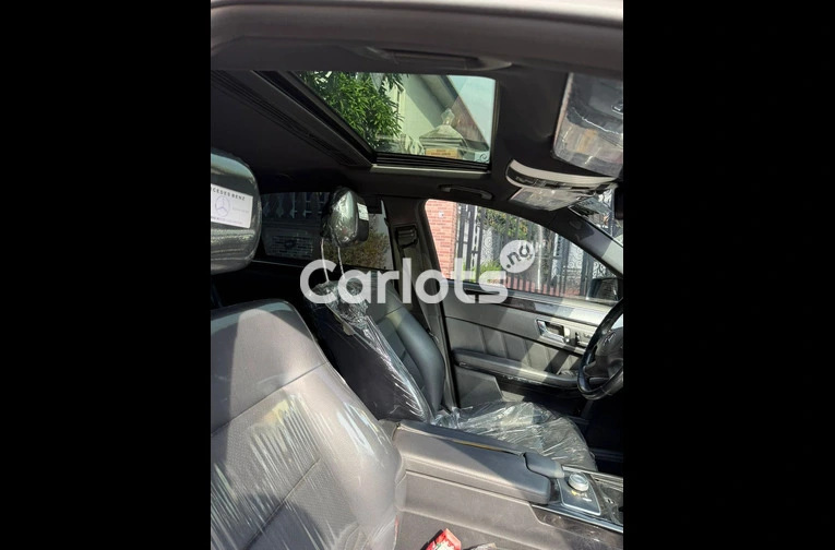 BRIEFLY USED 2010 MERCEDES BENZ E350 4MATIC - 3/7