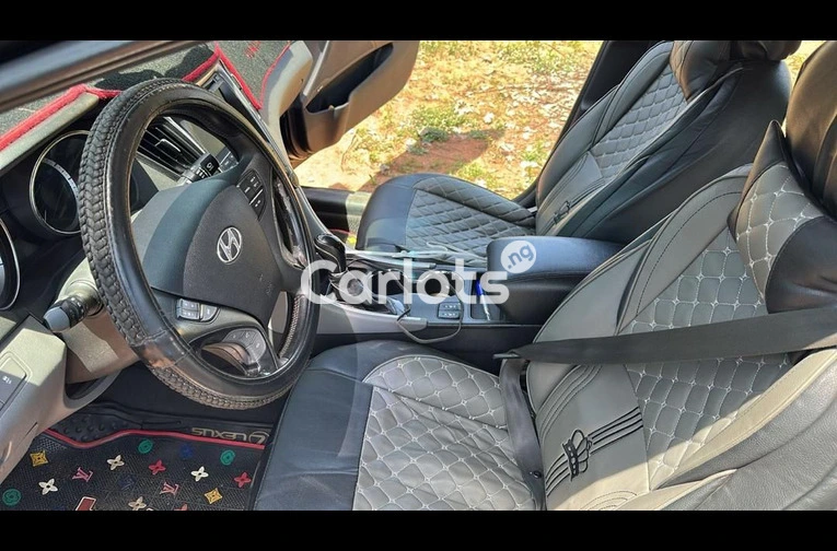 2012 Hyundai sonata Limited First body - 2/7