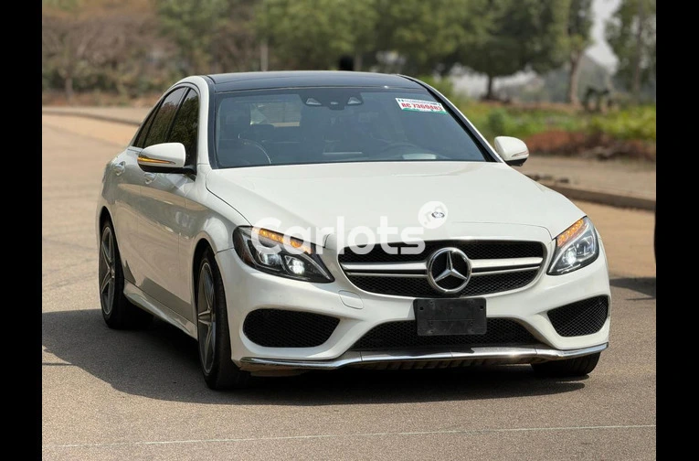 2016 MERCEDES BENZ C300 FULL OPTION - 1/7