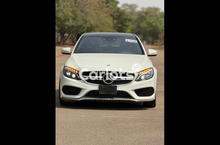 2016 MERCEDES BENZ C300 FULL OPTION - 2/7