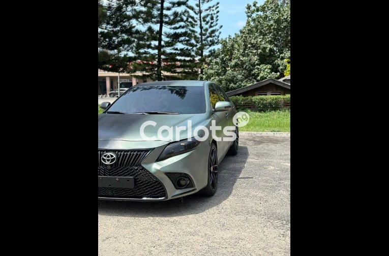 2010 TOYOTA CAMRY SE - 2/5