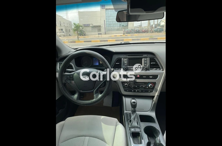 Super clean Hyundai Sonata 2015 - 2/7