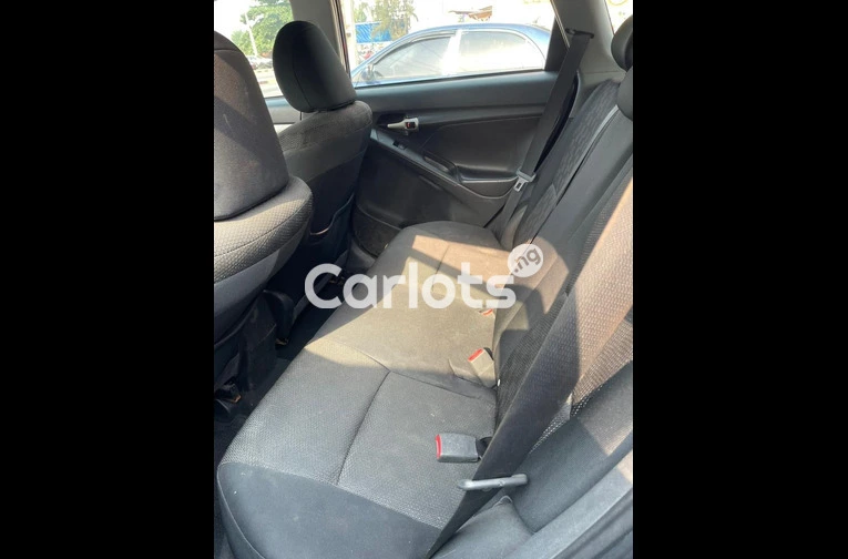 Pontiac Vibe 2009 - 3/7