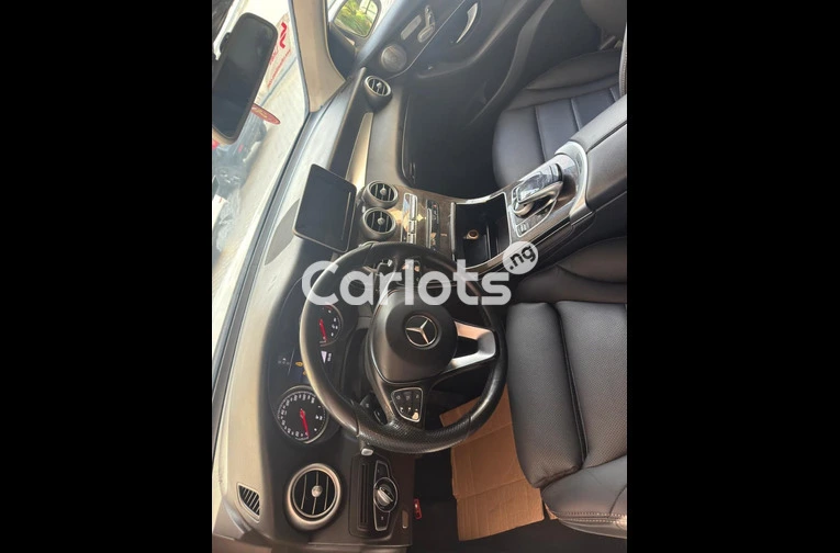 2016 Mercedes Benz GLC 300 Foreign used Accident free - 3/7