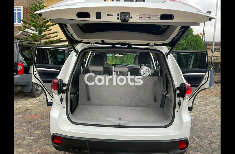 HIGHLANDER XLE 2015 - 3/7