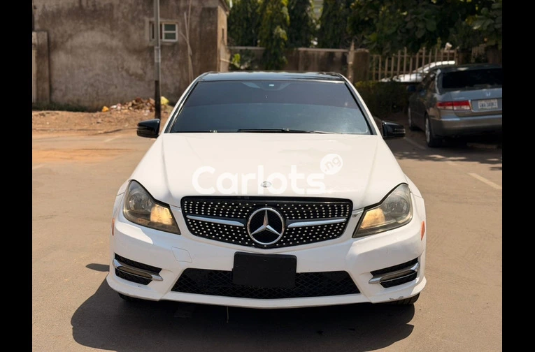 UNREGISTERED 2012 MERCEDES C300 - 1/7