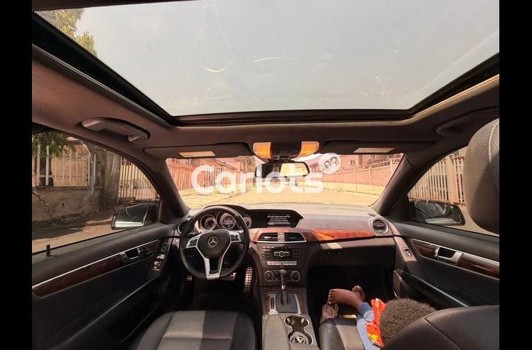 UNREGISTERED 2012 MERCEDES C300 - 3/7
