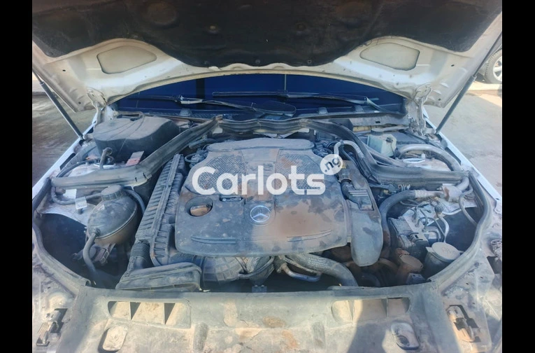 UNREGISTERED 2012 MERCEDES C300 - 5/7