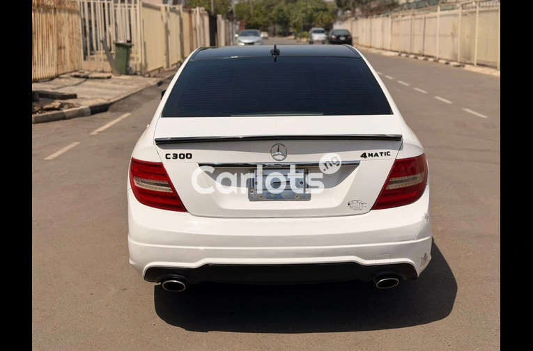 UNREGISTERED 2012 MERCEDES C300 - 6/7