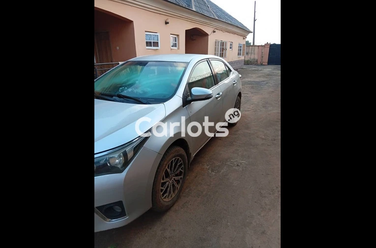 2015 Toyota Corolla - 3/5