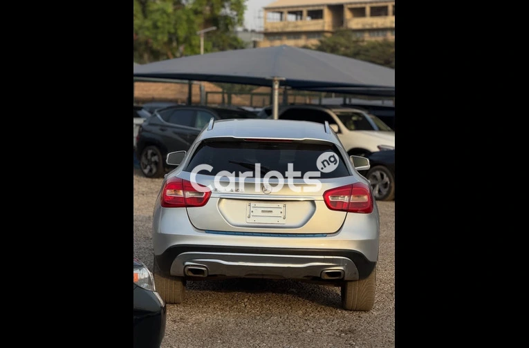 Extremely Clean 2016 Mercedes GLA 250 - 7/7