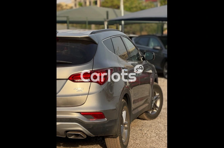 Foreign Used 2017 Hyundai Santa fe - 7/7
