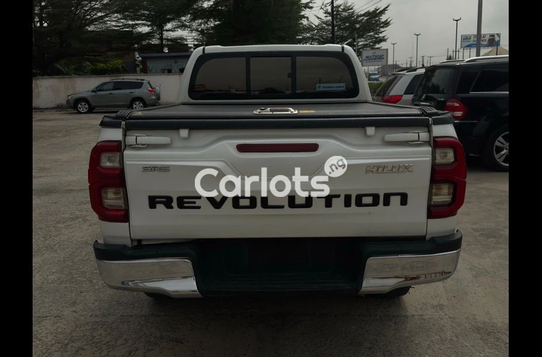 BELGIUM GRADE 2017 TOYOTA HILUX SR5 ADVENTURE - 7/7