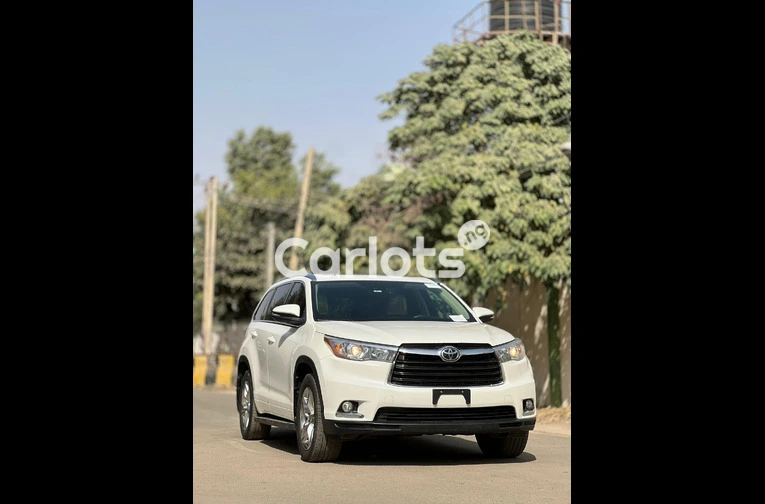 TOYOTA HIGHLANDER LIMITED 2016 - 1/7