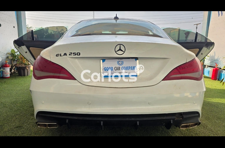 Mercedes Benz CLA 250 2016 - 3/6