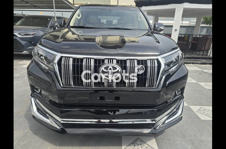 FOREIGN USED 2017 TOYOTA LANDCRUISER PRADO TXL - 1/7