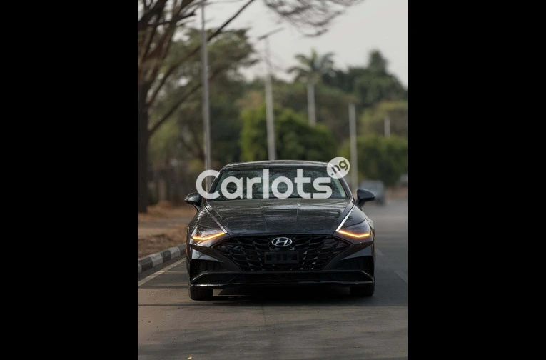 2022 Hyundai Sonata - 2/7