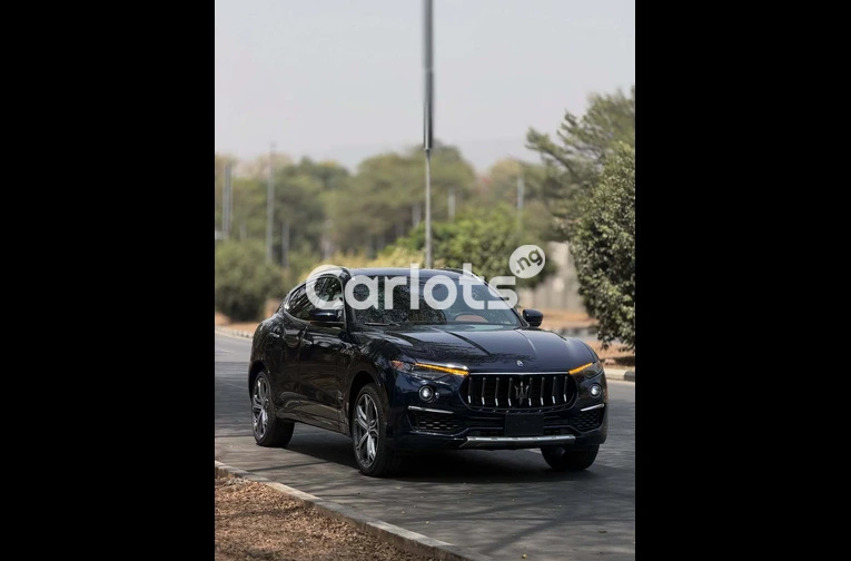 2021 Maserati Levante FOREIGN USED - 3/7