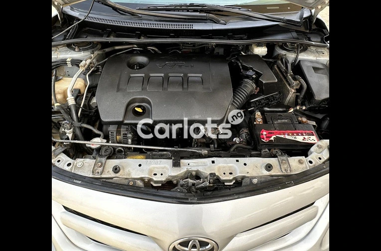 2012 TOYOTA COROLLA LE - 2/7