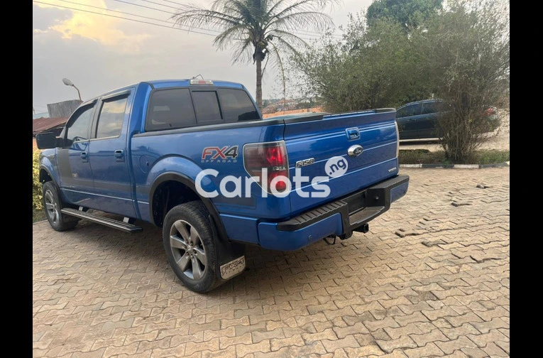 FORD F-150 pickup - 1/4