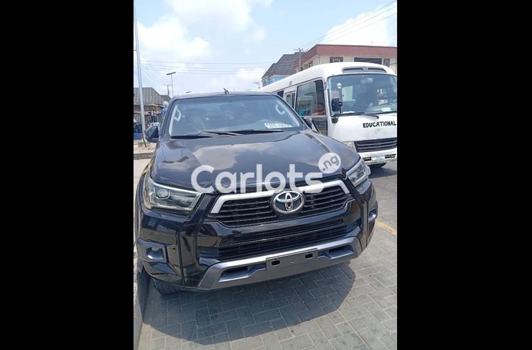 TOKUNBO 2019 TOYOTA HILUX