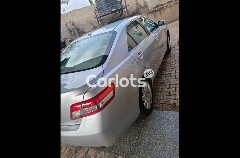 Toyota camry Muscle foreign used 2010 - 3/7