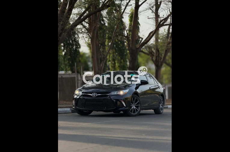 2016 Toyota Camry XSE