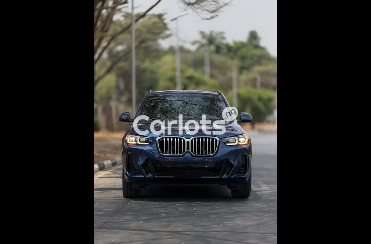 2023 BMW X3 xDrive 30i - 2/7