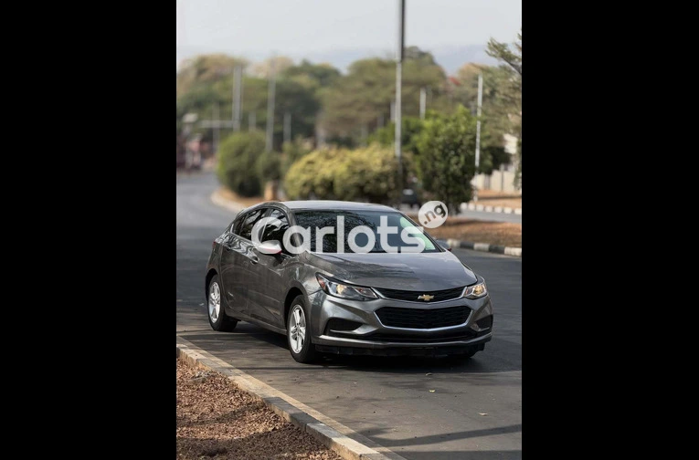 2017 Chevrolet Cruze - 3/7