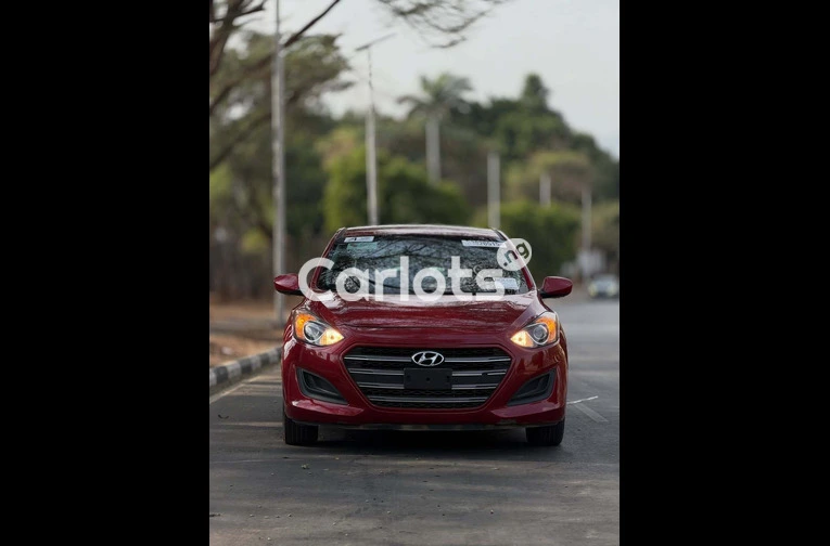 2017 Hyundai Elantra GT - 2/7