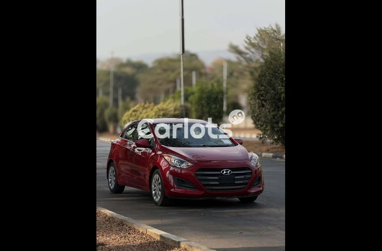 2017 Hyundai Elantra GT - 3/7