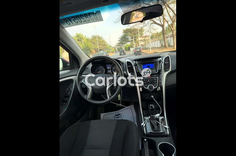 2017 Hyundai Elantra GT - 4/7