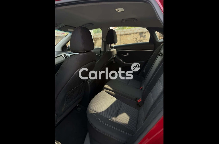 2017 Hyundai Elantra GT - 6/7