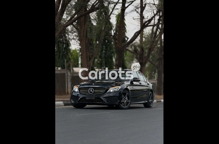 2017 Mercedes-Benz AMG C43