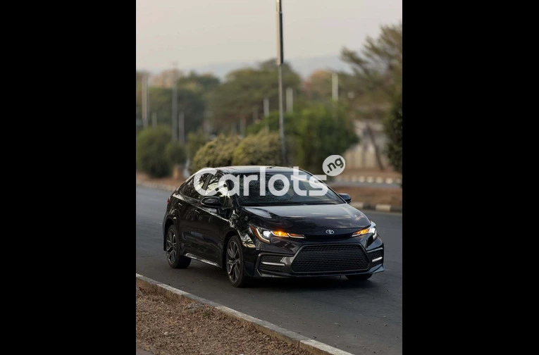 2019 Toyota Corolla XSE - 3/7