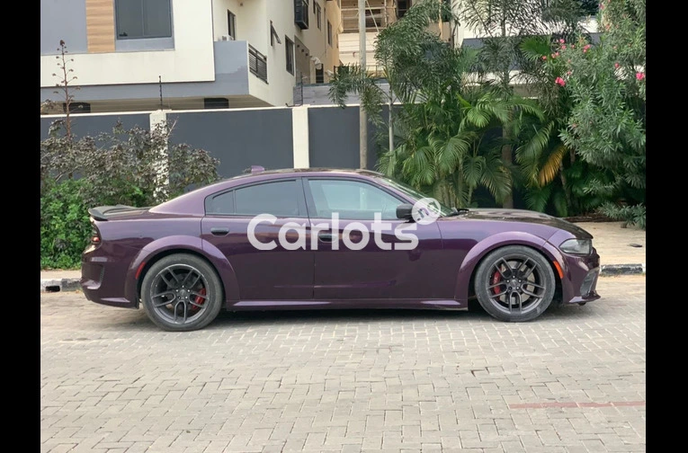 Dodge Charger 2021 - 2/5