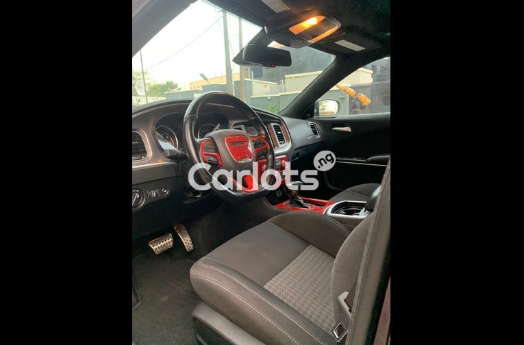Dodge Charger 2021 - 3/5
