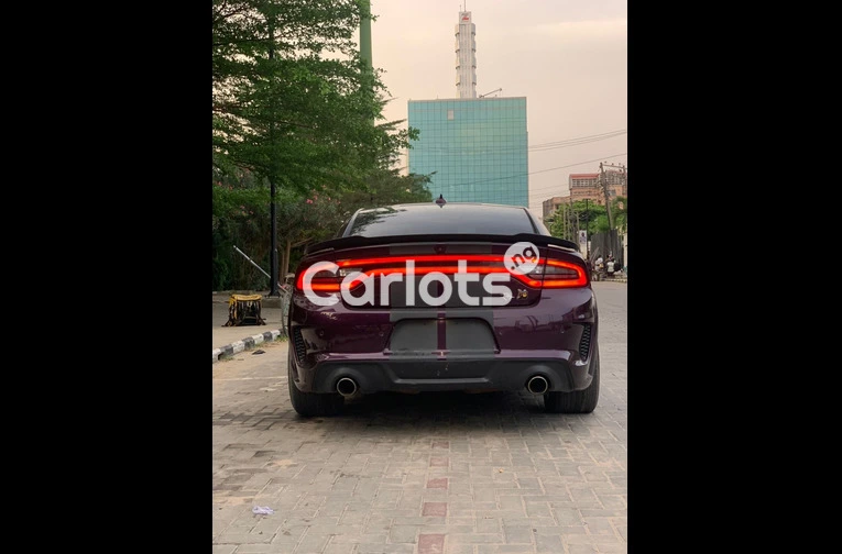 Dodge Charger 2021 - 4/5