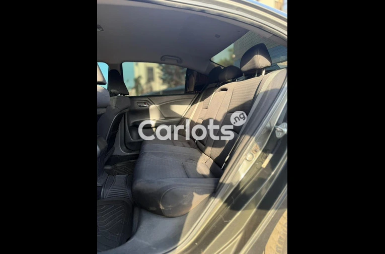 Nigerian used Honda Accord sport 2014 model - 2/7