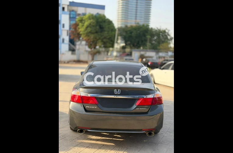 Nigerian used Honda Accord sport 2014 model - 3/7