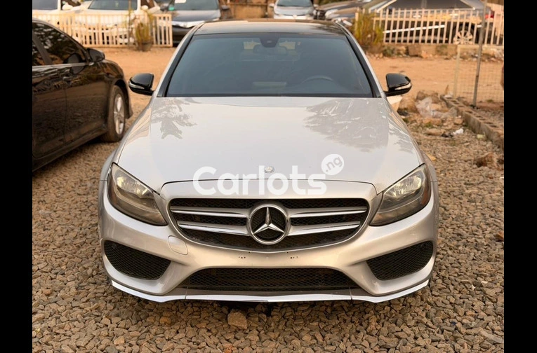 2015 MERCEDES BENZ C300