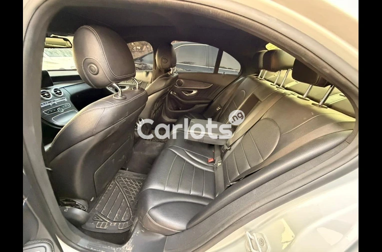 2015 MERCEDES BENZ C300 - 2/7