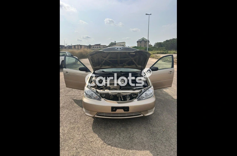 Cheap Toyota Camry 2006 Model - 1/7
